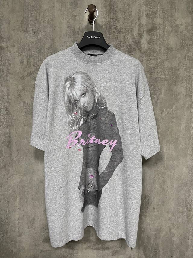 Balenciaga 巴黎世家 Ss25 布兰妮洗水烫钻印花短袖面料采用巴黎Zp定制定染 百分百纯棉双股面 300G成衣洗水前幅高清扫描图案完美还原 成衣后炒色