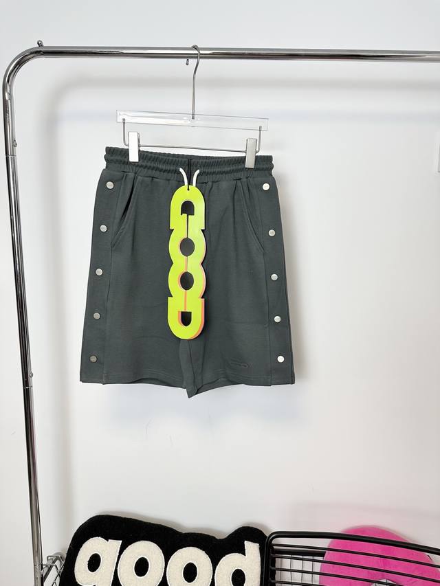 款号：Hmy150#Goodbrand 排扣字母够皮标情侣款直筒短裤正儿八经350克纯棉斜纹面料 均已提前做过缩水 品质第一 所见即所得 不会洗一次版型就有所变
