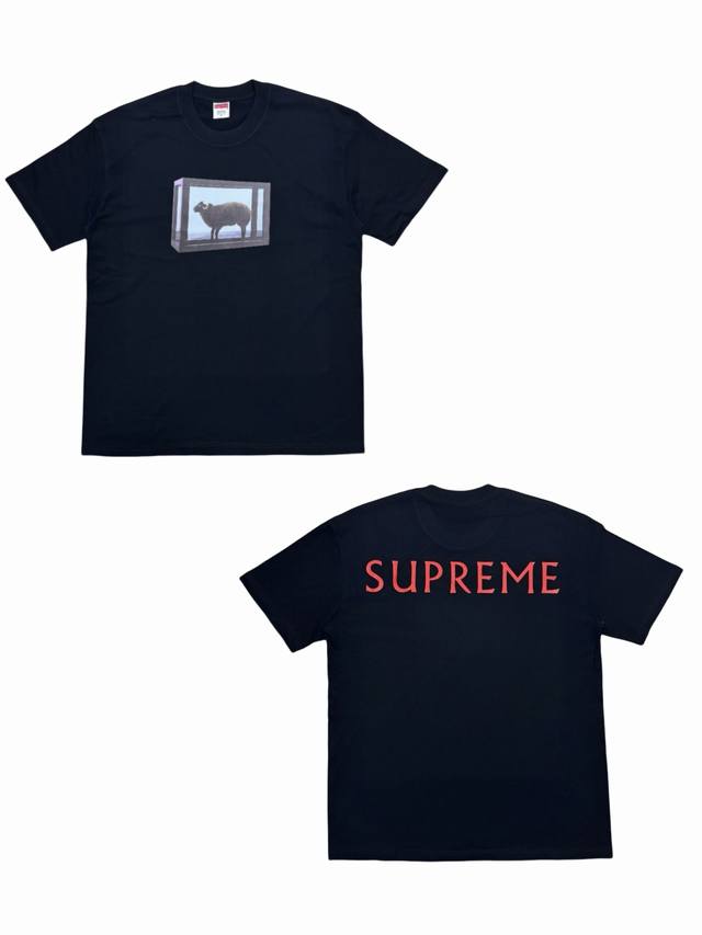 Su139# Supreme X Damien Hirst 联名款 Ss25 Week1 Tee 绵羊印花图案圆领短袖T恤 男女同款采用圆筒无缝工艺 原版工艺