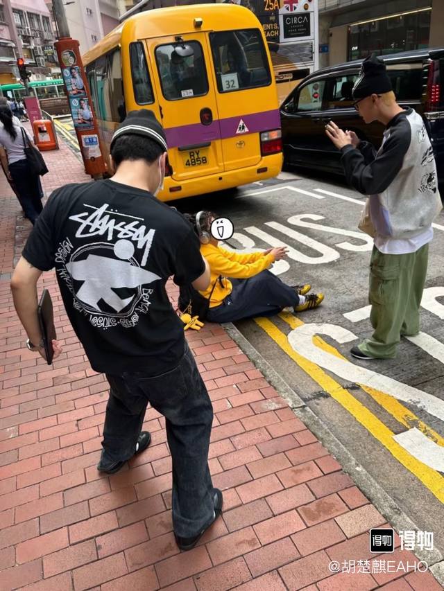 S251# Stussy Ss22后背印花圆领短袖T恤 男女同款采用圆筒无缝工艺 原版工艺 衣服侧面没有缝合骨位 鉴定重点 面料：全都订织定染，260G克重，1