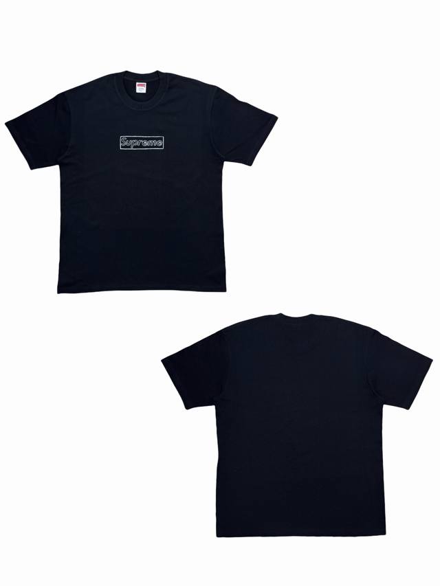 Su151# Supreme Week 18 X Kaws 联名款 Chalk Logo Tee 粉笔字母 Box 纯色Logo印花圆领T恤 男女同款采用圆筒无