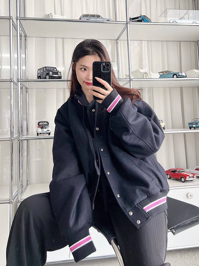 特价厚款加棉S96# 无质量问题不退换Stussy斯图西新款背后刺绣标语棒服球外套街头潮流Stussy始于海滩文化，从冲浪玩到滑板，独特的风格占领了街头潮流的重