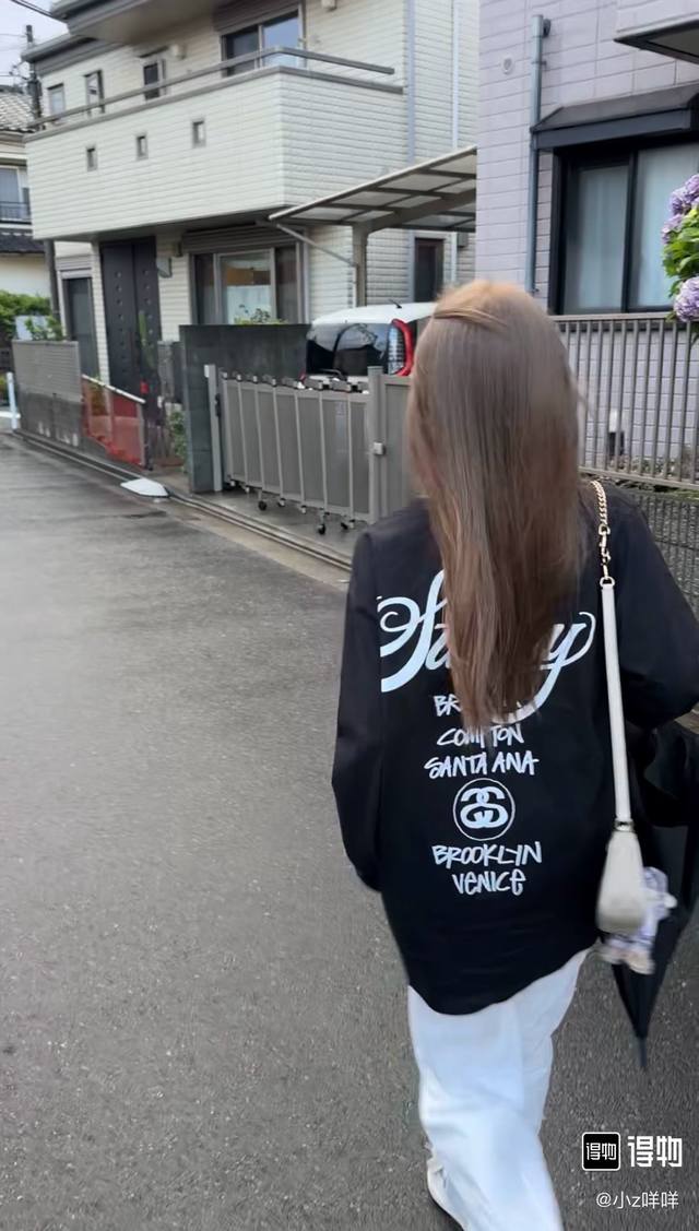 S51# Stussy Ss24 世界巡游糸列 Logo印花图案圆领长袖T恤 男女同款Stussy真的是街头潮牌的老品牌啦 面料舒适好穿加上品牌Logo和简约的