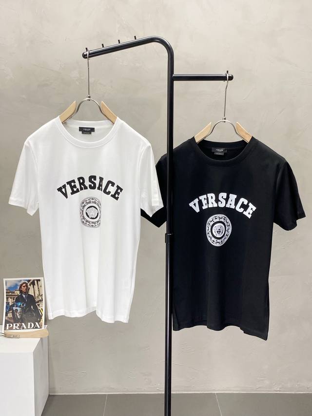 Versace范思哲独家专供新款原单男士休闲短袖 高端 高端版本 时尚百搭爆款进口面料 手感超柔软细腻 穿着亲肤舒适 高端精品 代工厂P精细做工 上身非常赞 男