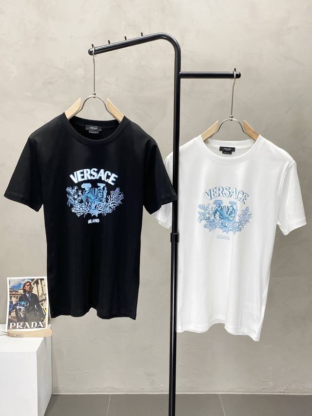 Versace范思哲独家专供新款原单男士休闲短袖 高端 高端版本 时尚百搭爆款进口面料 手感超柔软细腻 穿着亲肤舒适 高端精品 代工厂P精细做工 上身非常赞 男