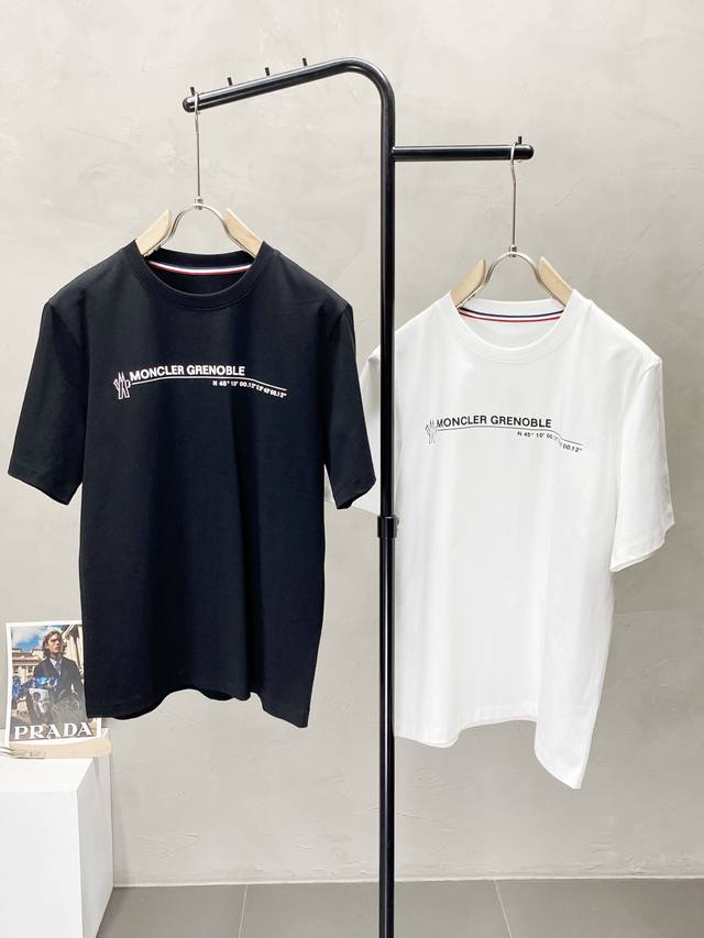 Moncler蒙口独家专供新款原单男士休闲短袖 高端 高端版本 时尚百搭爆款进口面料 手感超柔软细腻 穿着亲肤舒适 高端精品 代工厂P精细做工 上身非常赞 男士