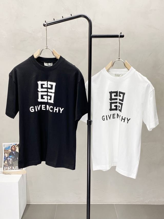 Givenchy纪梵希独家专供新款原单男士休闲短袖 高端 高版本 时尚百搭爆款进口面料 手感超柔软细腻 穿着亲肤舒适 高端精品 代工厂P精细做工 上身非常赞 男
