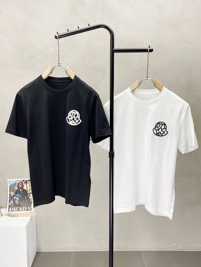 Moncler蒙口独家专供新款原单男士休闲短袖 高端 高端版本 时尚百搭爆款进口面料 手感超柔软细腻 穿着亲肤舒适 高端精品 代工厂P精细做工 上身非常赞 男士