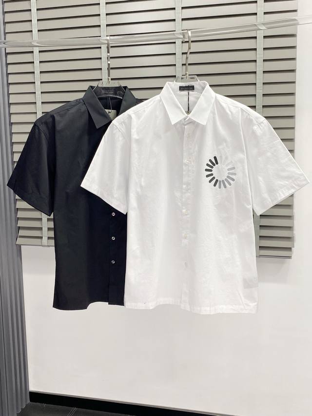 Balenciga巴黎世家独家专供新款原单男士休闲短袖衬衫 高端 高端版本 时尚百搭爆款进口面料 手感超柔软细腻 穿着亲肤舒适 高端精品 代工厂P精细做工 上身