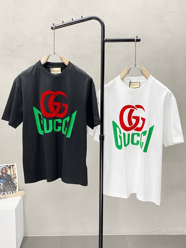 Gucci古驰独家专供新款原单男士休闲短袖 高端 高版本 时尚百搭爆款进口面料 手感超柔软细腻 穿着亲肤舒适 高端精品 代工厂P精细做工 上身非常赞 男士必备单