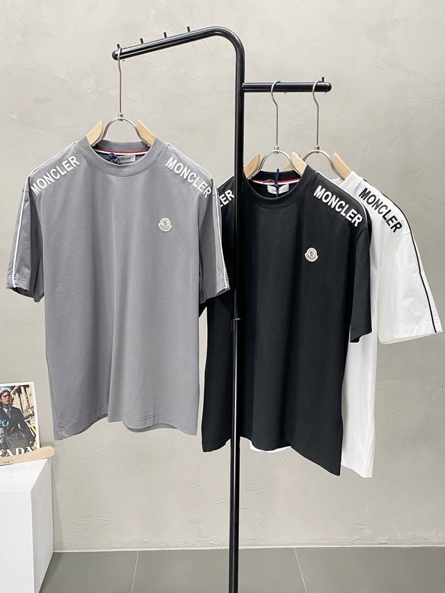 Moncler蒙口独家专供新款原单男士休闲短袖 高端 高版本 时尚百搭爆款进口面料 手感超柔软细腻 穿着亲肤舒适 高端精品 代工厂P精细做工 上身非常赞 男士必