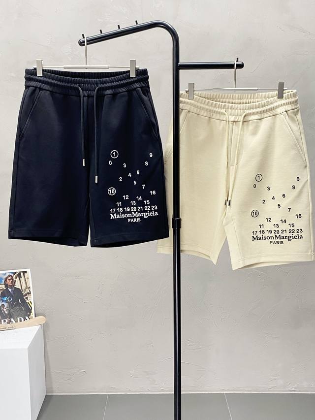 Madison Margiela梅森马吉拉Mm6独家专供新款 休闲短裤 高端版本！专柜 面料 透气舒适度高，细节无可挑剔，品牌元素设计理念，体现高品质。手感细腻