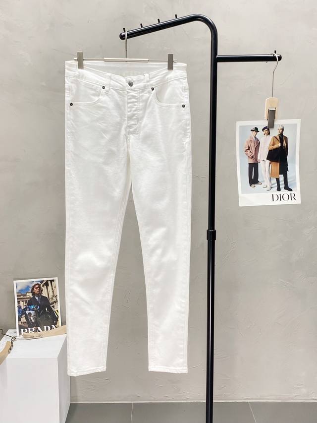 Ksubi独家专供新款休闲牛仔裤 高端版本！专柜 面料 透气舒适度高，细节无可挑剔，品牌元素设计理念，体现高品质。手感细腻柔软！呈现休闲裁剪，上身版型超赞！码数