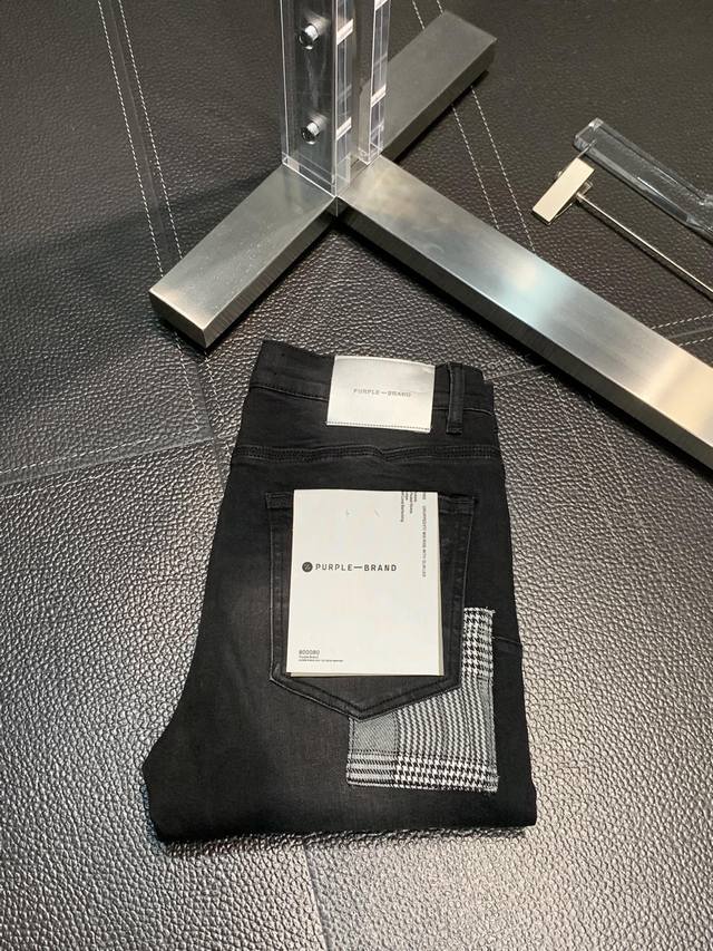 Purple-Brand 独家专供新款 休闲牛仔裤，高端版本！专柜 面料 透气舒适度高，细节无可挑剔，撕裂拼接设计，品牌元素设计理念，体现高品质。手感细腻柔软！