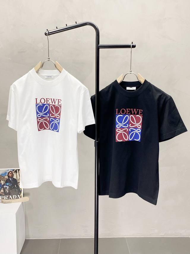 Loewe罗意威独家专供新款原单男士休闲短袖 高端 高端版本 时尚百搭爆款进口面料 手感超柔软细腻 穿着亲肤舒适 高端精品 代工厂P精细做工 上身非常赞 男士必