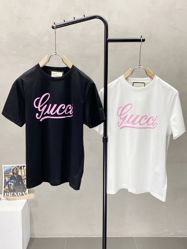 Gucci古驰独家专供新款原单男士休闲短袖 高端 高版本 时尚百搭爆款进口面料 手感超柔软细腻 穿着亲肤舒适 高端精品 代工厂P精细做工 上身非常赞 男士必备单