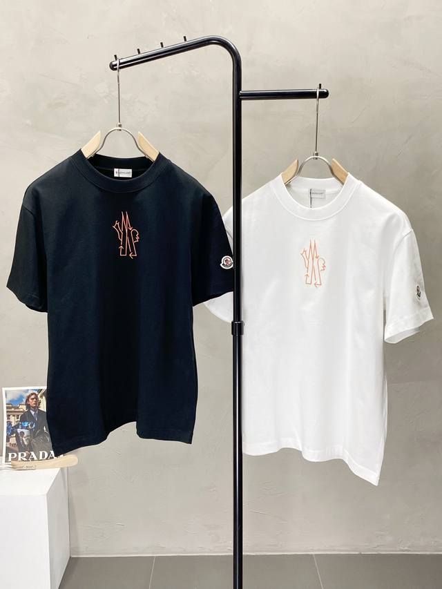Moncler蒙口独家专供新款原单男士休闲春夏短袖 高端 高端版本 时尚百搭爆款进口面料 手感超柔软细腻 穿着亲肤舒适 高端精品 代工厂P精细做工 上身非常赞