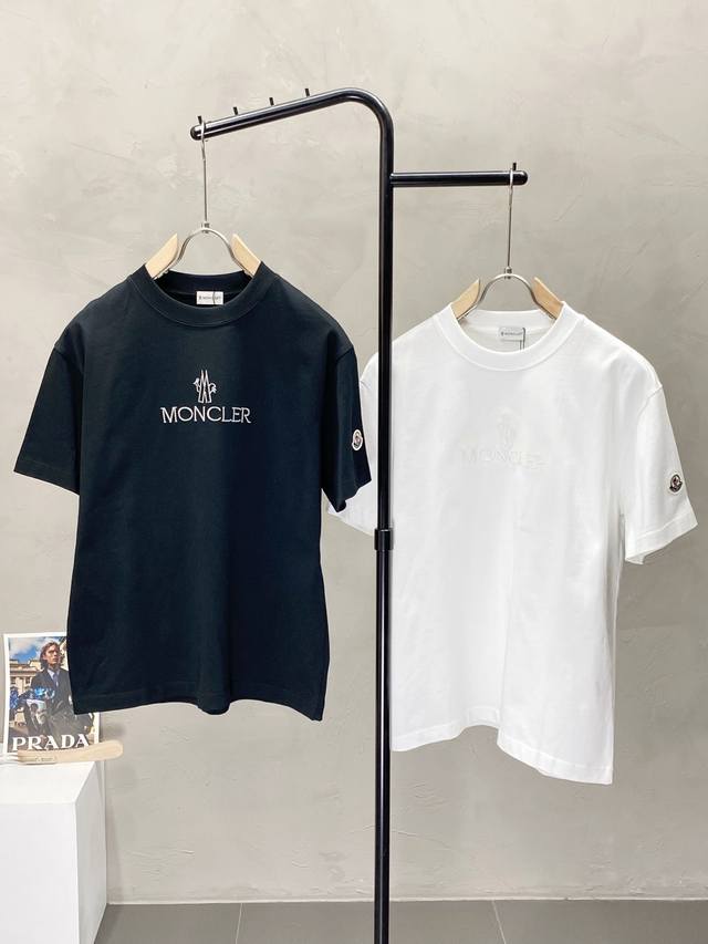 Moncler蒙口独家专供新款原单男士休闲春夏短袖 高端 高端版本 时尚百搭爆款进口面料 手感超柔软细腻 穿着亲肤舒适 高端精品 代工厂P精细做工 上身非常赞