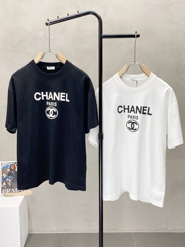 Chanel香奈儿独家专供新款原单男士休闲春夏短袖 高端 高端版本 时尚百搭爆款进口面料 手感超柔软细腻 穿着亲肤舒适 高端精品 代工厂P精细做工 上身非常赞
