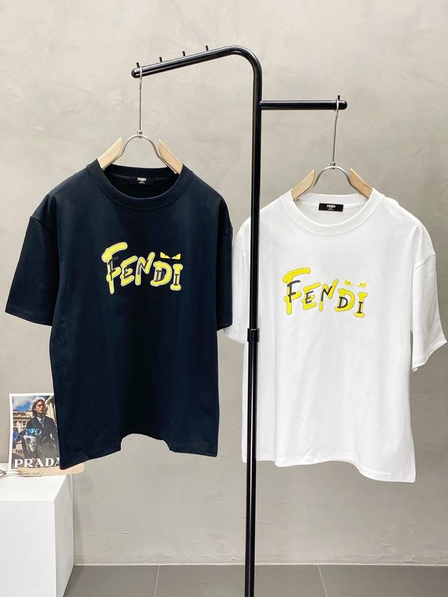 Fendi芬迪独家专供新款原单男士休闲春夏短袖 高端 高端版本 时尚百搭爆款进口面料 手感超柔软细腻 穿着亲肤舒适 高端精品 代工厂P精细做工 上身非常赞 男士