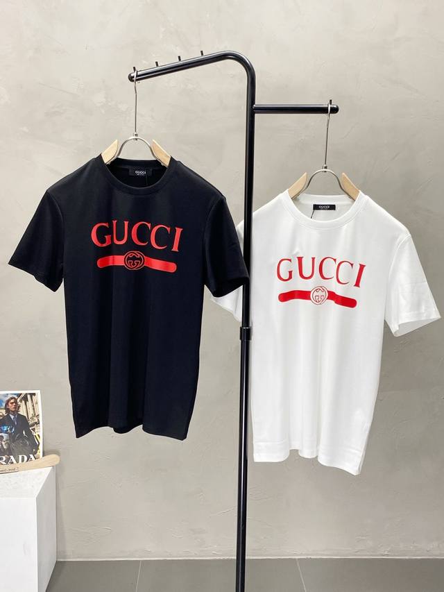 Gucci古驰独家专供新款原单男士休闲春夏短袖 高端 高端版本 时尚百搭爆款进口面料 手感超柔软细腻 穿着亲肤舒适 高端精品 代工厂P精细做工 上身非常赞 男士