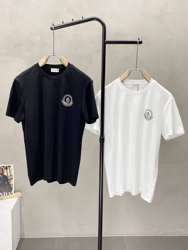 Moncler蒙口独家专供新款原单男士休闲春夏短袖 高端 高端版本 时尚百搭爆款进口面料 手感超柔软细腻 穿着亲肤舒适 高端精品 代工厂P精细做工 上身非常赞