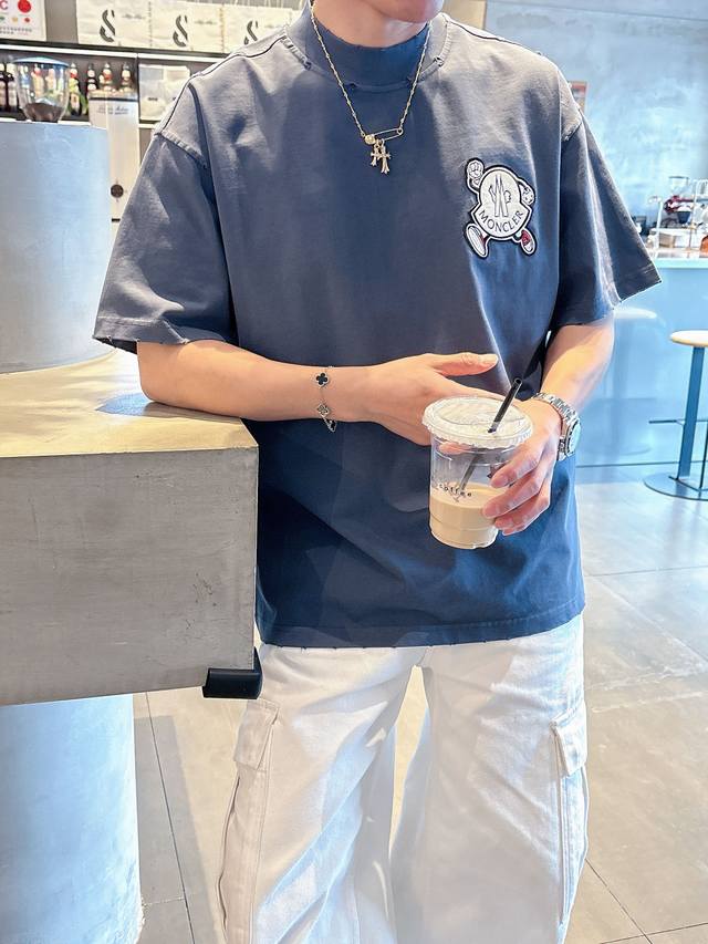 路易威登2025新工艺洗水割烂磨破春夏新款首发专柜最新款短袖圆领T恤 官网同款 高端订制 设计前卫时尚！品牌Logo重工艺设计 高端定纯棉面料.手感柔软.穿着舒