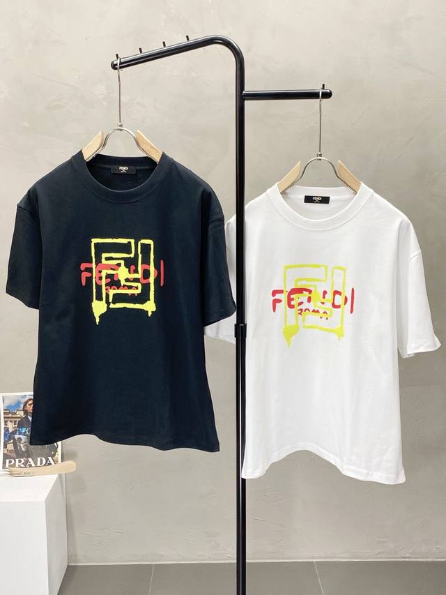 Fendi芬迪独家专供新款原单男士休闲春夏短袖 高端 高端版本 时尚百搭爆款进口面料 手感超柔软细腻 穿着亲肤舒适 高端精品 代工厂P精细做工 上身非常赞 男士