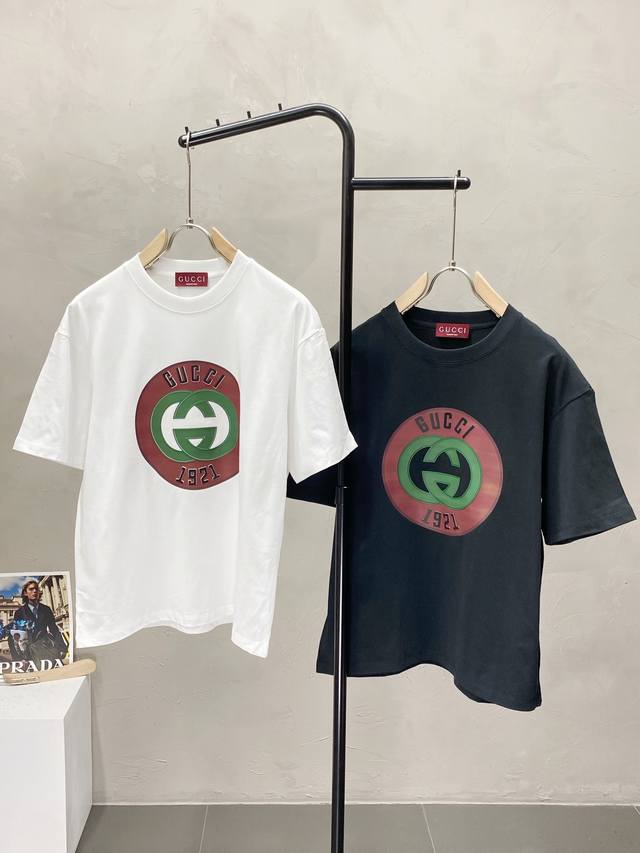 Gucci古驰独家专供新款原单男士休闲春夏短袖 高端 高端版本 时尚百搭爆款进口面料 手感超柔软细腻 穿着亲肤舒适 高端精品 代工厂P精细做工 上身非常赞 男士
