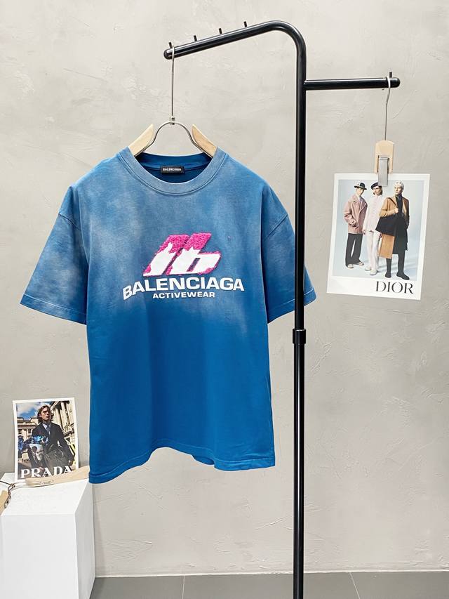 Balenciga巴黎世家独家专供新款原单男士休闲春夏短袖 高端 高端版本 时尚百搭爆款进口面料 水洗做旧晕染设计 手感超柔软细腻 穿着亲肤舒适 高端精品 代工