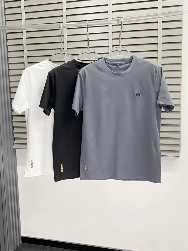 Burberry巴宝莉独家专供新款原单男士休闲春夏短袖 高端 高端版本 时尚百搭爆款进口面料 手感超柔软细腻 穿着亲肤舒适 高端精品 代工厂P精细做工 上身非常
