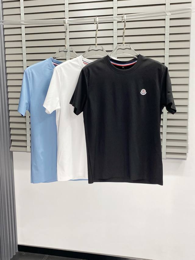 Moncler蒙口独家专供新款原单男士休闲春夏短袖 高端 高端版本 时尚百搭爆款进口面料 手感超柔软细腻 穿着亲肤舒适 高端精品 代工厂P精细做工 上身非常赞
