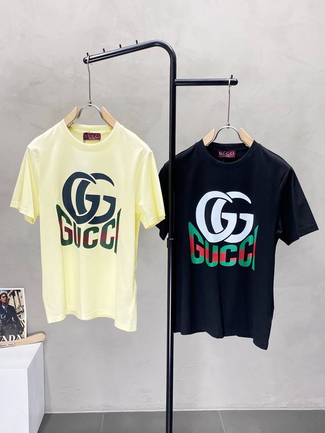 Gucci古驰独家专供新款原单男士休闲短袖 高端 高版本 时尚百搭爆款进口面料 手感超柔软细腻 穿着亲肤舒适 高端精品 代工厂P精细做工 上身非常赞 男士必备单