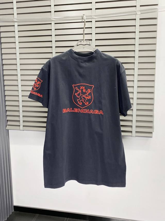 Balenciga巴黎世家独家专供新款原单男士休闲短袖 高端 高版本 时尚百搭爆款原版进口面料 领口衣摆 Logo图案设计 手感超柔软细腻 穿着亲肤舒适 高端精