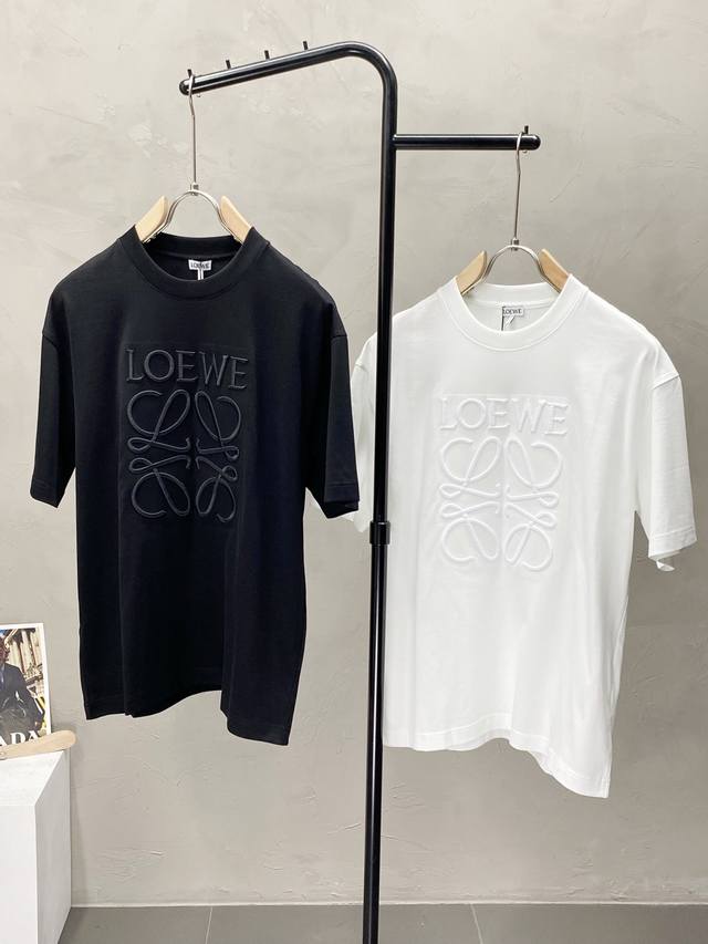 Loewe罗意威独家专供新款原单男士休闲短袖 高端 高版本 时尚百搭爆款进口面料 手感超柔软细腻 穿着亲肤舒适 高端精品 代工厂P精细做工 上身非常赞 男士必备