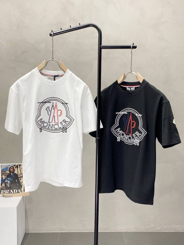 Moncler蒙口独家专供新款原单男士休闲短袖 高端 高版本 时尚百搭爆款进口面料 手感超柔软细腻 穿着亲肤舒适 高端精品 代工厂P精细做工 上身非常赞 男士必