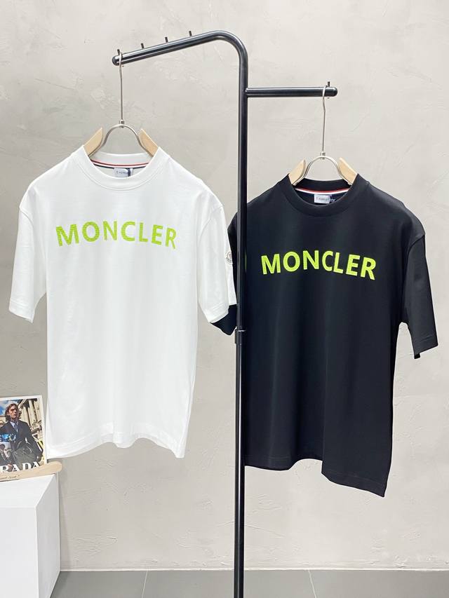 Moncler蒙口独家专供新款原单男士休闲短袖 高端 高版本 时尚百搭爆款进口面料 手感超柔软细腻 穿着亲肤舒适 高端精品 代工厂P精细做工 上身非常赞 男士必