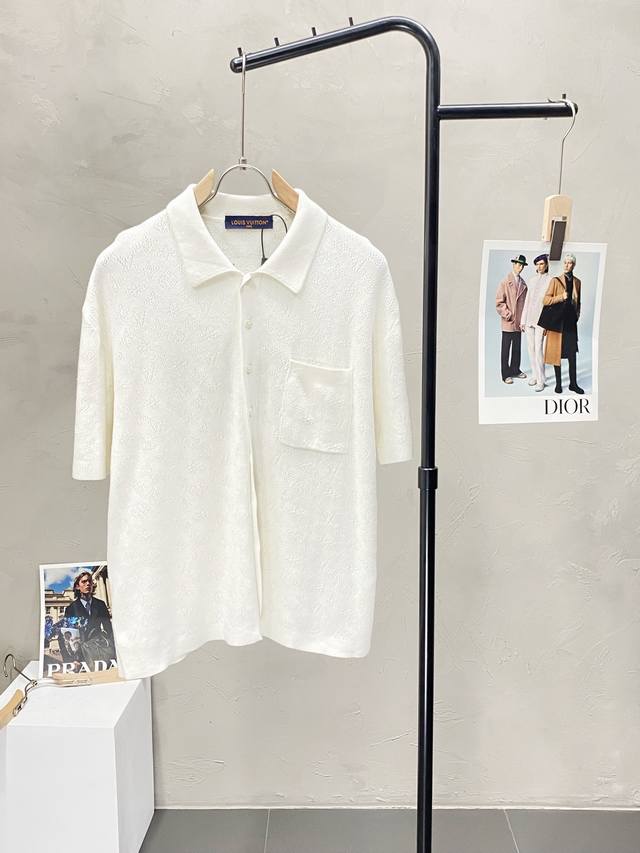Louis Vuitton路易威登独家专供新款原单男士休闲针织翻领短袖 高端 高端版本 时尚百搭爆款进口面料 手感超柔软细腻 穿着亲肤舒适 高端精品 代工厂P精