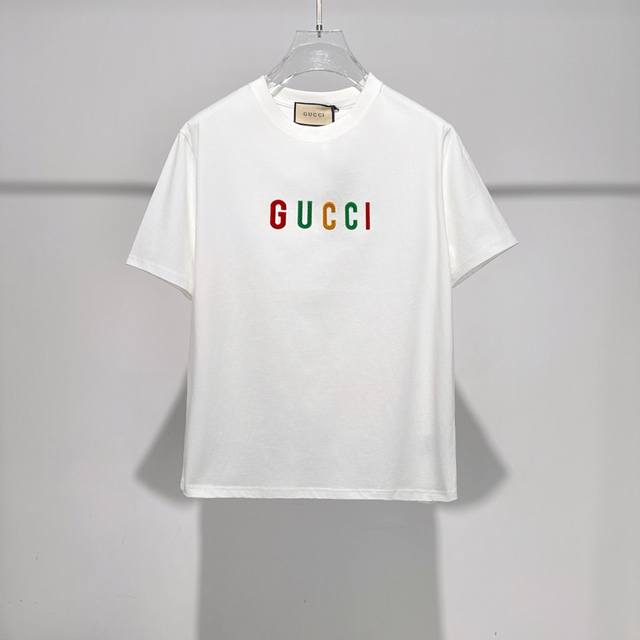 Gucci Gc 25Ss早春新款 经典字母Logo哇胶厚板短袖轻奢主义 男女日常通勤穿搭必备单品 正确版本 欢迎对比码数：S-2Xl
