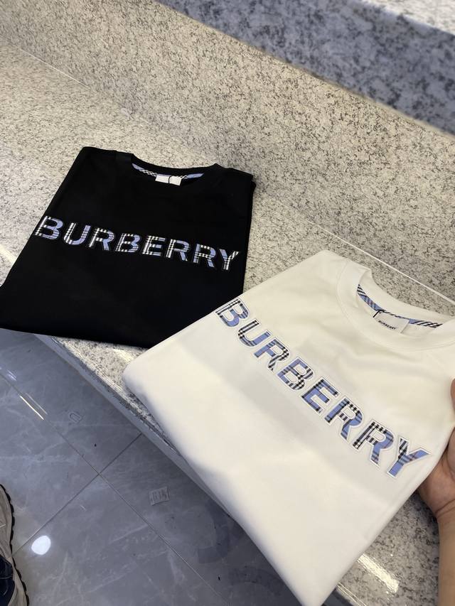Bbr 博格丽25 Sst新品春夏首发专柜 品相完美 最新款短袖圆领T恤高端订制 设计前卫时尚！品牌Logo重工艺设计高端定制长绒欧棉180克面料手感柔软.穿着
