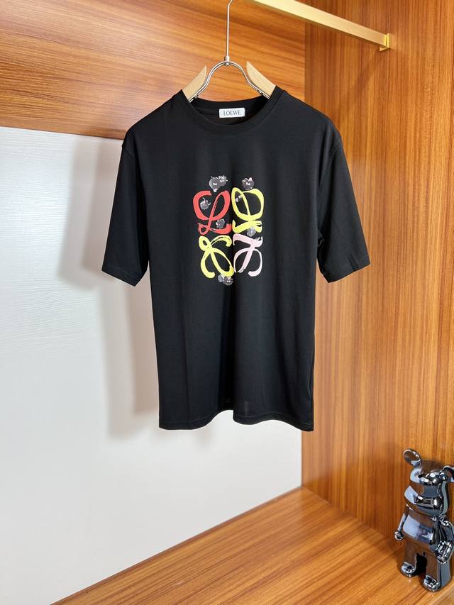Loewe 罗意威 年春夏新品上新 三标齐全 圆领短袖T恤 好货不用过多介绍 看细节 专柜码数：M-Xxxl 175 140建议L