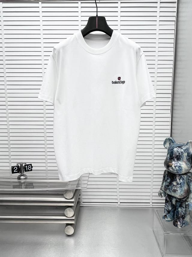 Balenciaga*巴黎25Ss春夏新款短袖圆领T恤高端订制设计前卫时尚！品牌Logo重工艺设计高端定制240克面料.手感柔软.穿着舒适.专柜级别精致车线.做