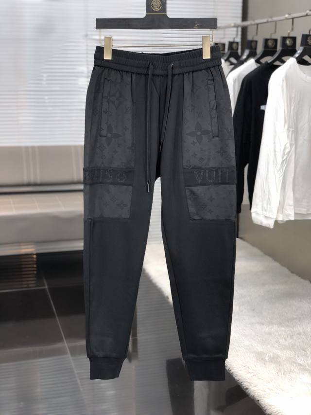 Lv。2025Ss春季新品Logo运动休闲裤、定制原版专高密精棉面料，T面料舒适透气,松紧腰头,双侧插口袋设计！一款日常穿着，2兼备多功能休闲裤走了潮范路线全线