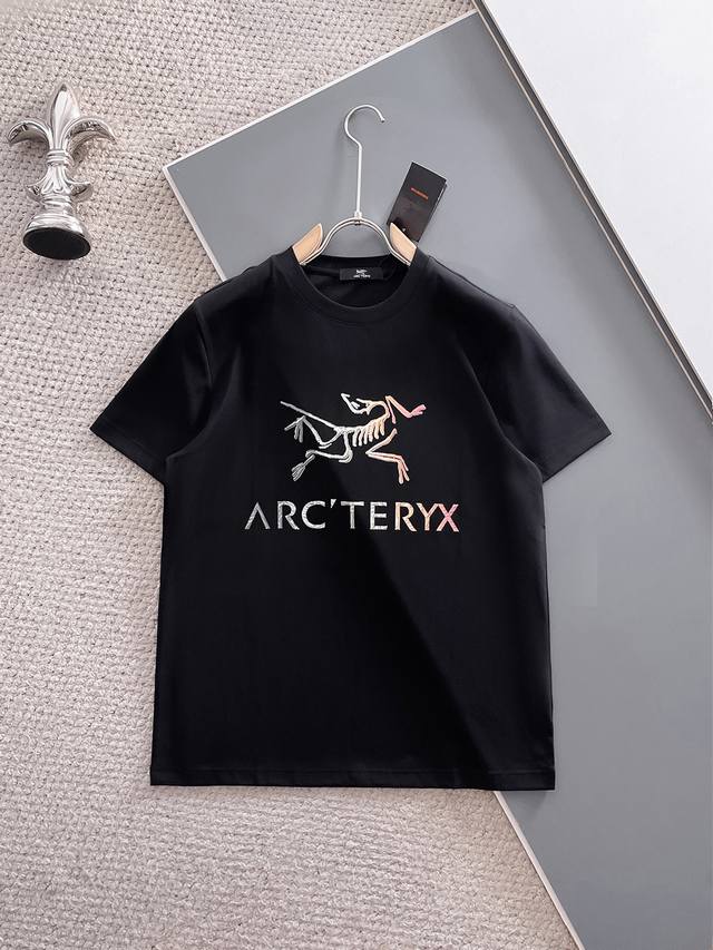 Arc’Tery*鸟家 2025Ss新款短袖圆领T恤 ，定制丝光棉面料，鸟家经典Logo设计，晕彩系列，时尚简约大方，手感柔软.穿着舒适.专柜级别精致车线.做工