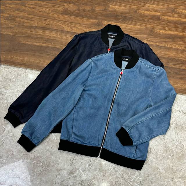 New#Kiton 奇顿 秋冬男士商务休闲立领夹克外套.颇具意大利典型风格的时装，牛仔洗水棉面料，在面料选取和工艺方面都相当考究，极符合 Ki家族美学基调，低调