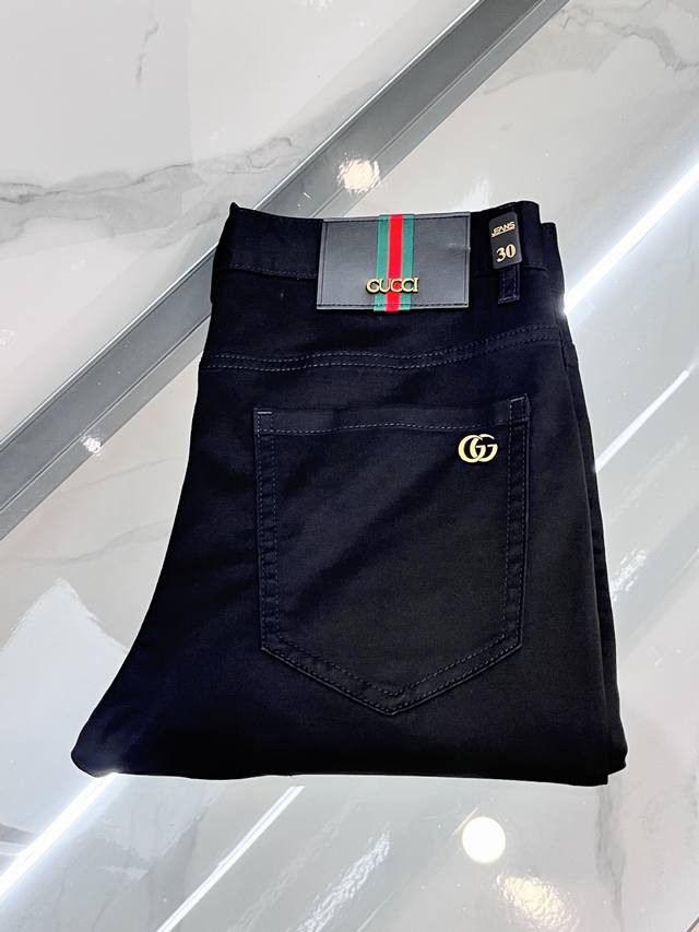 Gucci 2025Ss早春新品薄款重工休闲牛仔裤，进口优质水洗弹力面料，上身舒适透气有弹力，客供五金辅料装饰，版型超正，全品相订单款，上身帅气十足 Size：