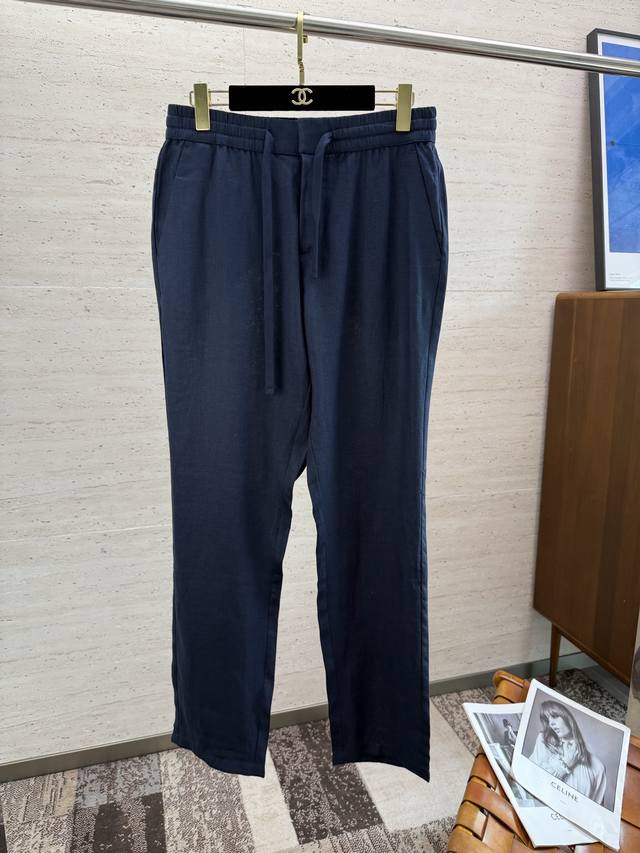 Giv男士亚麻休闲裤 亚麻正式休闲皆可穿雨露麻的西装面料手感千细柔软纯天然的原麻料色环保自然比传统麻料更柔软轻薄这款裤子廓型由上而下的逐渐变窄的锥形样式易于搭配