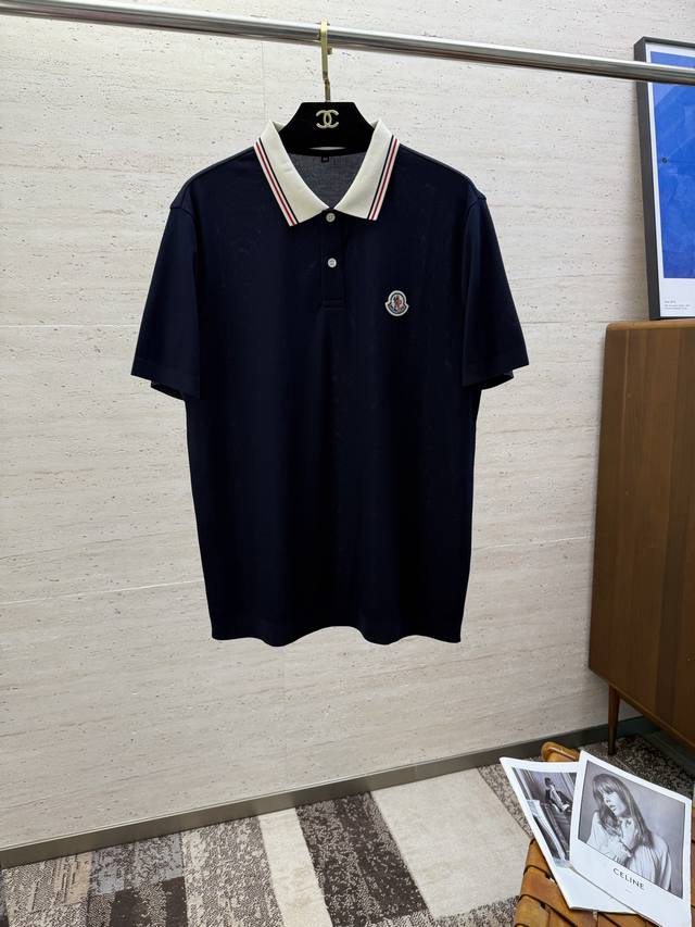 Mon25S春夏男士Polo 胸前标志性Logo徽标 整体非常的轻商务休闲！！客供丝光棉，上身轻盈舒适顺滑 到手绝对让你觉得物有所值的一件单品！！！ 码数：48