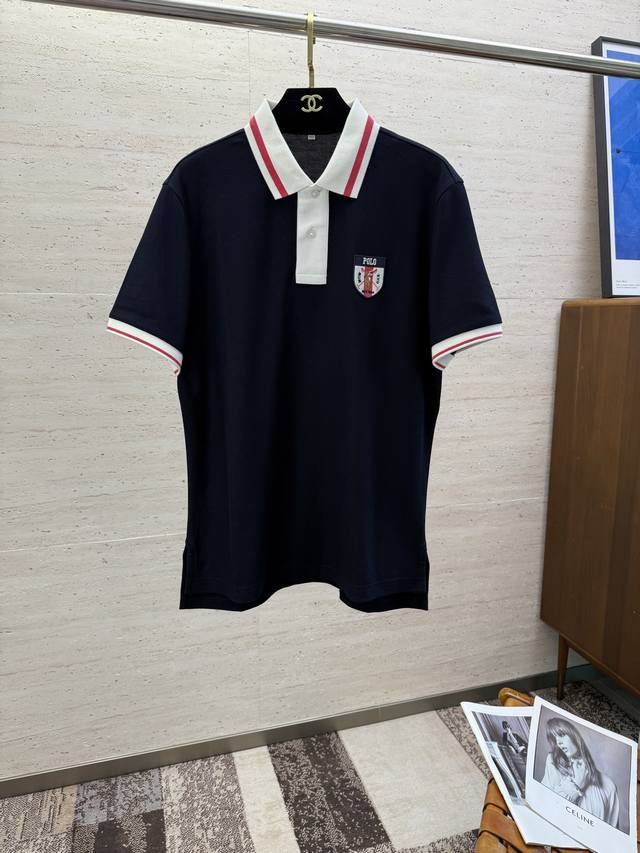 Polo25S春夏男士Polo 胸前标志性Logo徽标 整体非常的轻商务休闲！！客供丝光棉，上身轻盈舒适顺滑 到手绝对让你觉得物有所值的一件单品！！！ 码数：4
