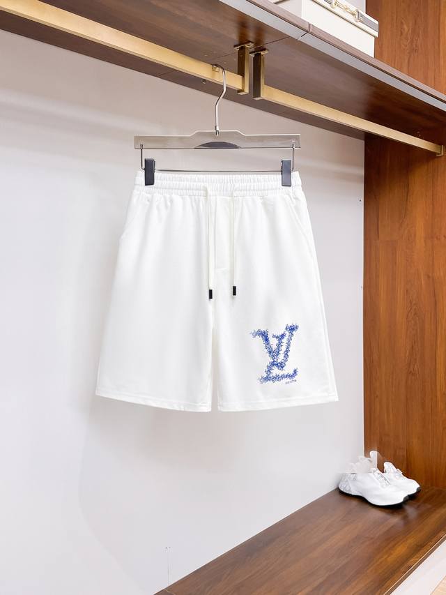 Lv 驴家2025春夏新款针织裤，五分短裤！官网同步 原版1-1复、做工精细无可否认、精选优质针织棉面料、手感柔软细腻，夏季必备单品、上身效果超帅气，超真实拍摄